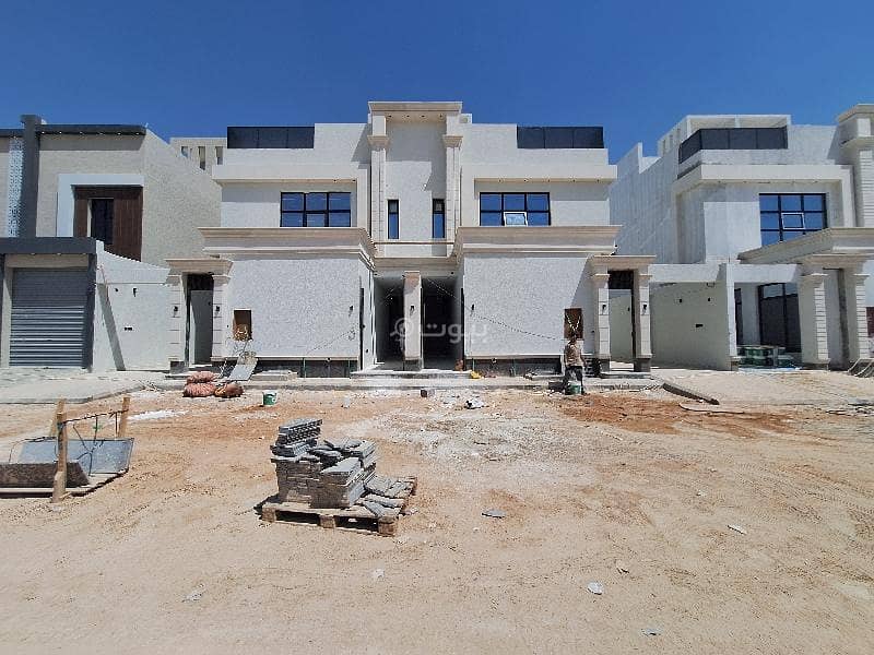 Floor in East Riyadh，Al Janadriyah 4 bedrooms 750000 SAR - 87593598