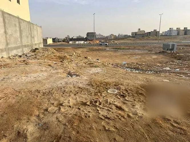 Resdintal land for sale in  Al Mahdiyah, West Riyadh