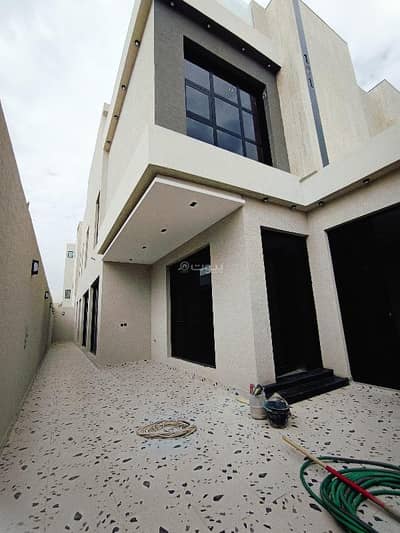 4 Bedroom Villa for Sale in East Riyadh, Riyadh - Luxury Duplex Villa for Sale in Al Yarmuk, East Riyadh