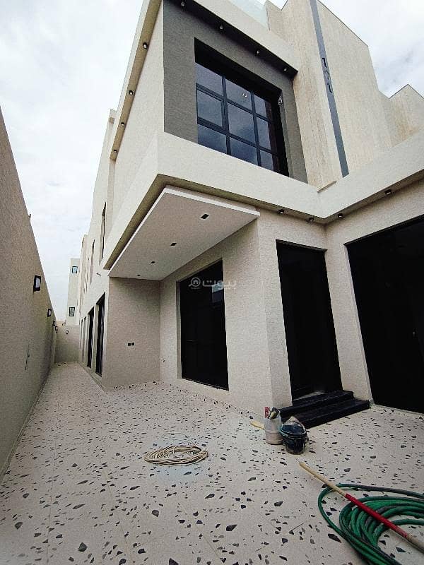 Luxury Duplex Villa for Sale in Al Yarmuk, East Riyadh