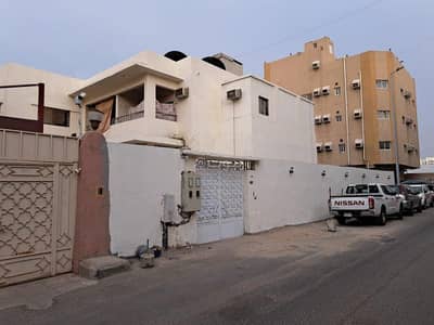 11 Bedroom Residential Building for Sale in North Jeddah, Jeddah - Residential Building for Sale in Al Baghdadiyah Al Sharqiyah, North Jeddah