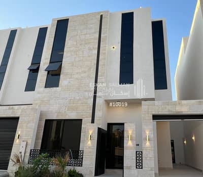 8 Bedroom Villa for Sale in West Riyadh, Riyadh - Duplex Villa for Sale in Al Mahdiyah, East Riyadh