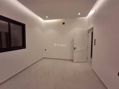 4 Bedroom Floor for Sale in East Riyadh, Riyadh - For sale upper floor with a majlis and 4 bedrooms in Al-Qadisiyah neighborhood