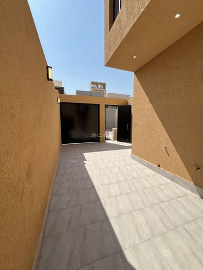 4 Bedroom Floor for Sale in South Riyadh, Riyadh - Apartment for sale in Okaz, south of Riyadh