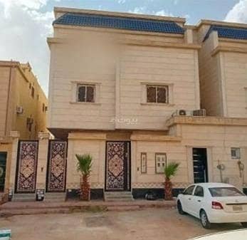 🏡 فيلا للإيجار في حي الشروق – درج داخلي 🏡