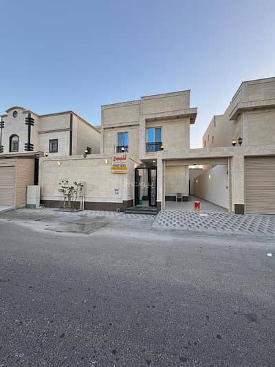 6 Bedroom Villa for Sale in Al Sawari, Al Khobar - Villa for sale in Al Sowari neighborhood, modern finishing, prime location, and excellent price