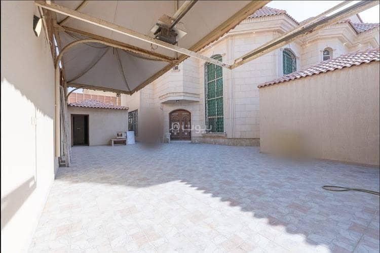 Villa in Al Khuzami neighborhood for rent