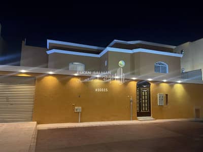 11 Bedroom Villa for Sale in East Riyadh, Riyadh - Villa for sale in Al Qadisiyah, East Riyadh