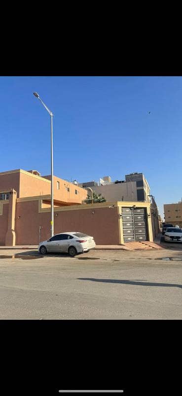 Villa and Istiraha for Sale in Dhahrat Laban, West Riyadh