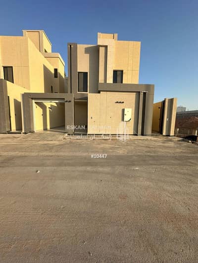 8 Bedroom Villa for Sale in East Riyadh, Riyadh - Villa for sale in Al Janadriyah, East Riyadh