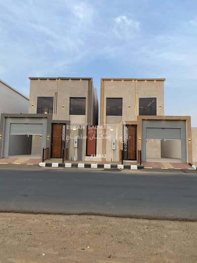 8 Bedroom Villa for Sale in King Fahd, Abu Arish - Duplex villa for Sale in King Fahd, Abu Arish