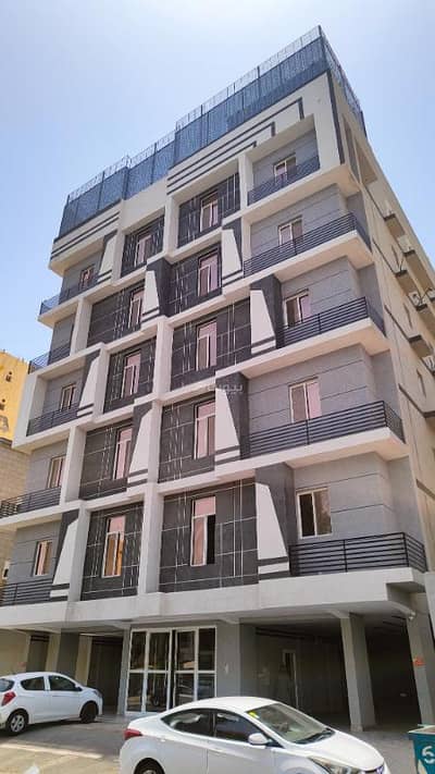 6 Bedroom Flat for Sale in North Jeddah, Jeddah - 6-bedroom apartment facing a garden and mosque near Flamingo Mall