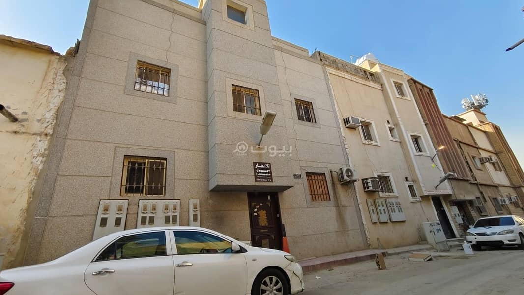 Residential building for sale in Manfoha Al Jadidah neighborhood, in the center of Riyadh