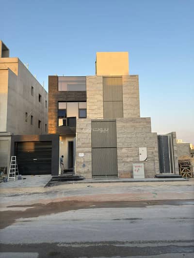 9 Bedroom Floor for Sale in East Riyadh, Riyadh - Floor for sale in Al Bayan district, east of Riyadh