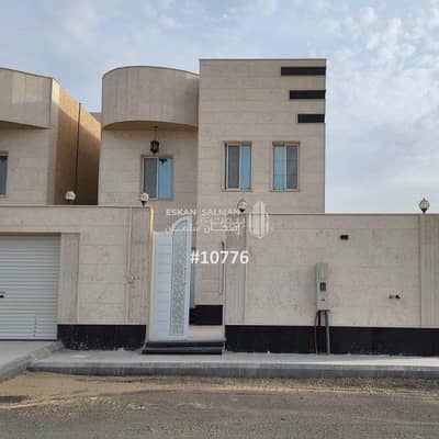 8 Bedroom Villa for Sale in Al Aziziyah, Al Jubail - Villa - Al Jubail - Hamra District (Al Azizia)