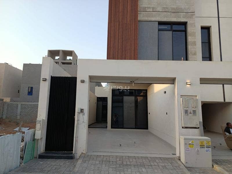 Floor for sale in Al Munsiyah, East Riyadh