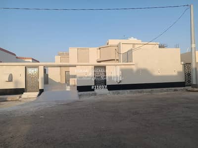 6 Bedroom Floor for Sale in Al Qadisiyah, Al Badayea Al Qassim Region - Circle - Al Badai - Al Tahliyah (Al Aziziyah)