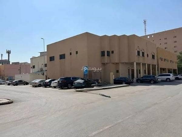 Office Building in Al-Malaz, Near Al-Mutanabbi Street and Jarir