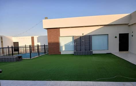 4 Bedroom Rest House for Sale in Al Rawabi, Buraydah Al Qassim Region - Furnished chalet for sale with a swimming pool in Rawabi neighborhood, eastern Buraidah