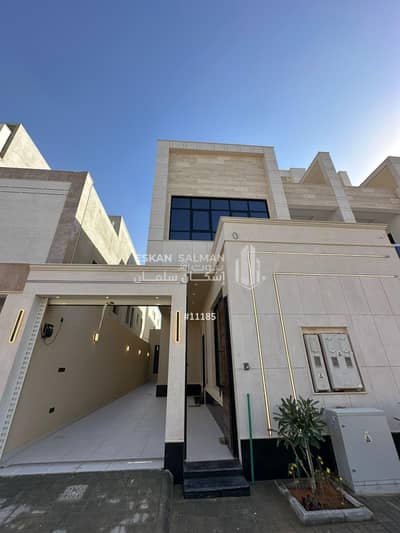 5 Bedroom Floor for Sale in East Riyadh, Riyadh - Dur - Riyadh - Al Ramal neighborhood