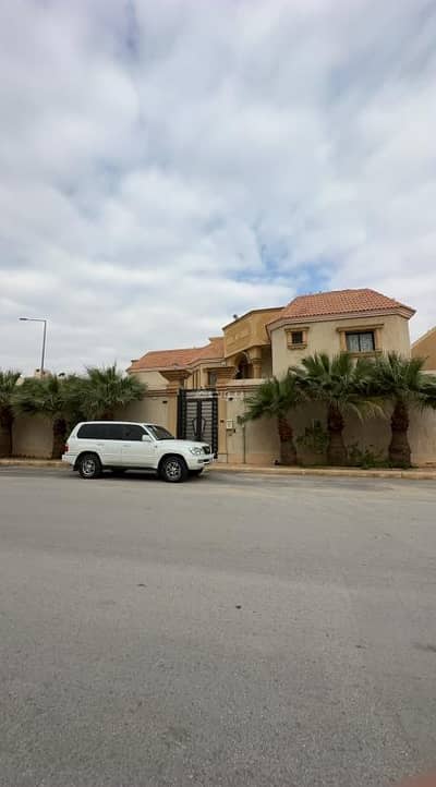 6 Bedroom Villa for Sale in East Riyadh, Riyadh - Villa for Sale in Al-Hamra, Al-Maqamati Street