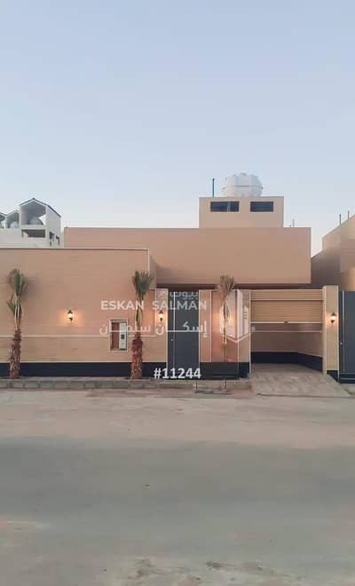 6 Bedroom Floor for Sale in West Riyadh, Riyadh - Durr - Riyadh - Nahda Namr District