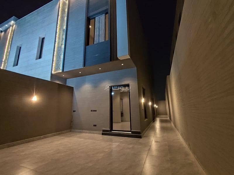 Upper townhouse for sale in Al Munsiyah neighborhood