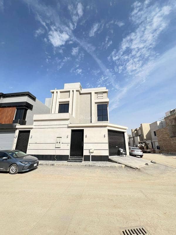 Villa with apartment for sale in Al Saadah district