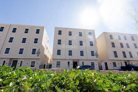 Residential Building for Sale in East Riyadh, Riyadh - Distinct building for sale in Al Munsiyah neighborhood, north of Riyadh