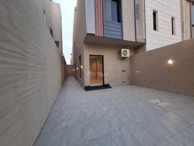 2 Bedroom Floor for Sale in East Riyadh, Riyadh - Ground floor 2 bedroom apartment for sale in Al Munsiyah