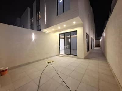 5 Bedroom Floor for Sale in East Riyadh, Riyadh - Floor for sale in Al Qadisiyah, east Riyadh