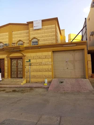 5 Bedroom Villa for Sale in South Riyadh, Riyadh - Villa for sale on Al-Amara Street, Al-Aziziyah neighborhood, Riyadh city