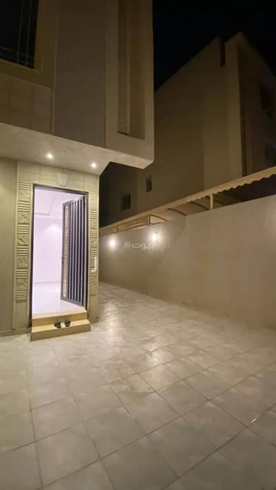 5 Bedroom Floor for Rent in South Riyadh, Riyadh - دور للإيجار في شارع الزراع بن عامر, حي عكاظ, مدينة الرياض