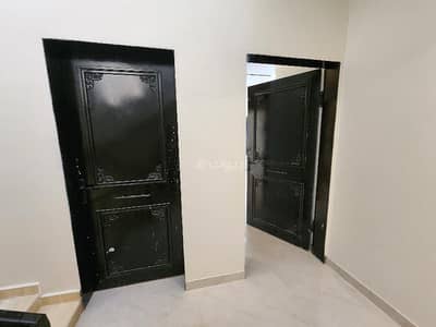 4 Bedroom Floor for Sale in East Riyadh, Riyadh - Floor in East Riyadh，Al Rimal 4 bedrooms 850000 SAR - 87609542