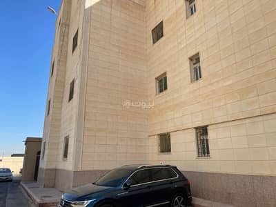 Building for Sale in Central Riyadh, Riyadh - A residential and commercial building for sale in Al-Namudhajiya (Al-Nasiriya) neighborhood, located along the extension of Al-Takhasusi Street, Riyadh