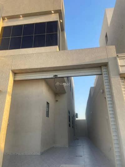 5 Bedroom Floor for Sale in South Riyadh, Riyadh - Ground and Upper Floors for Sale in Al Aziziyah, South Riyadh