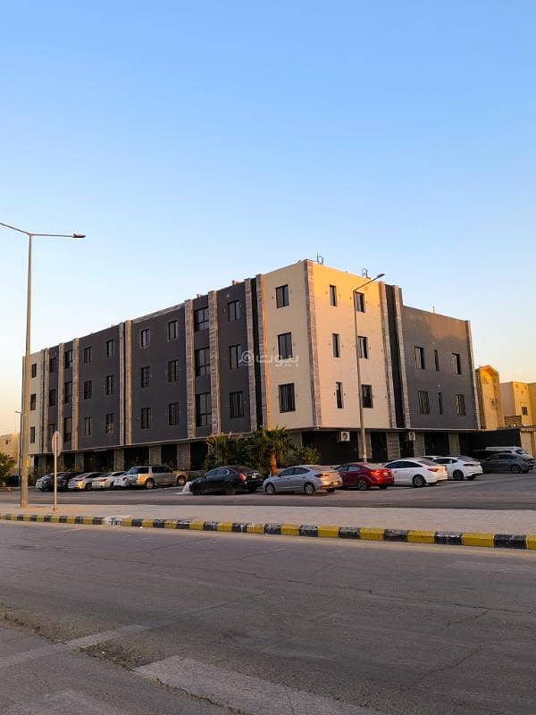 Unique top floor apartment for sale in Al-Munsiyah district