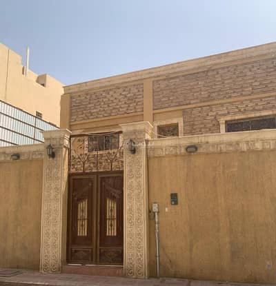 11 Bedroom Villa for Sale in Central Riyadh, Riyadh - 15 bedroom villa for sale in Al Amal neighborhood, Riyadh