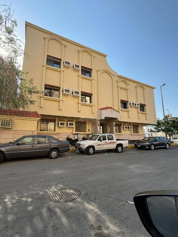 Building in Al-Naeem neighborhood, two and a half floors on two streets