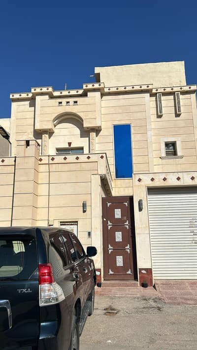 7 Bedroom Villa for Rent in East Riyadh, Riyadh - Clean villa for rent in Al Munsiyah neighborhood in east Riyadh