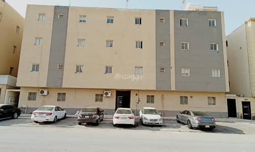 6 Bedroom Flat for Sale in West Riyadh, Riyadh - Deluxe two-storey apartment on the ground floor with 6 bedrooms and a living room for sale in Dhahrat Laban, Riyadh