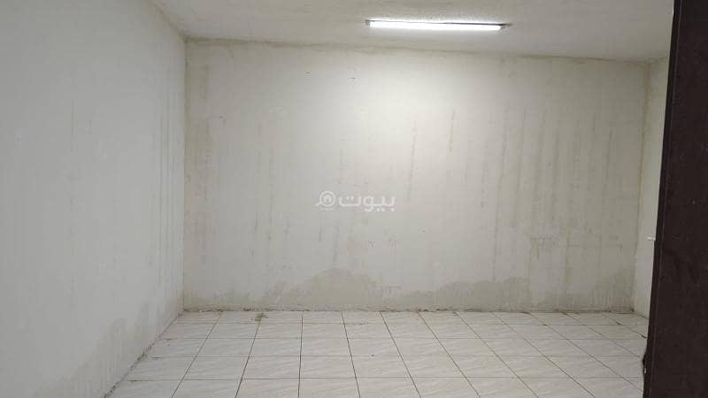 For rent, a single workers' room for 1800 monthly in Al Munsiyah neighborhood. Offer 756.