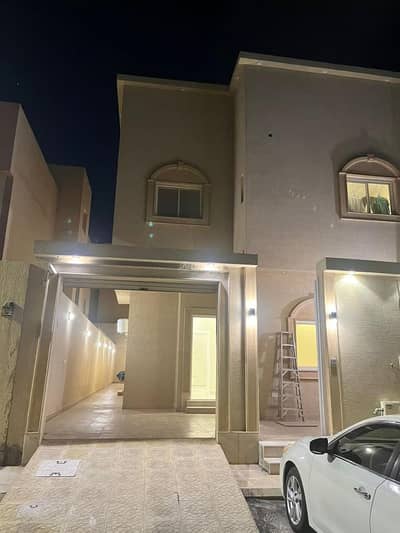 3 Bedroom Floor for Rent in North Riyadh, Riyadh - Fully renovated ground floor in Al Yasmin neighborhood, very prime location. With air conditioning, kitchen, and parking entrance