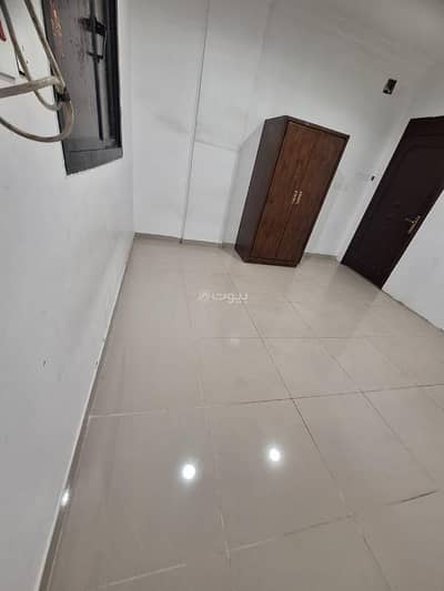 Room for Rent in East Riyadh, Riyadh - For rent a bachelor room 1500 monthly in Al Khaleej district, offer number 753