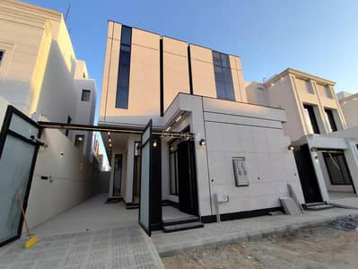 5 Bedroom Villa for Sale in East Riyadh, Riyadh - Modern villa for sale with internal staircase and an apartment