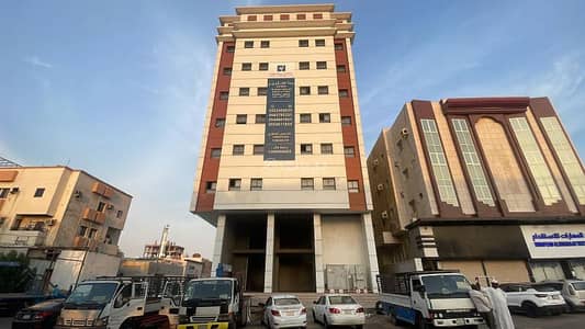 Exhibition Building for Rent in Central Jeddah, Jeddah - Commercial showrooms with mezzanine floors for rent in Jeddah, Al Faisaliah district on Sitteen Street