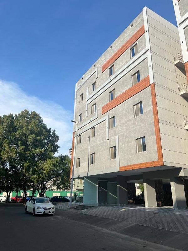 5-bedroom apartment next to Al Ahly Club - Al Rehab District -