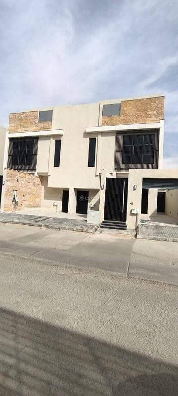 4 Bedroom Floor for Sale in East Riyadh, Riyadh - Townhouse floor for sale in Al Khaleej, East Riyadh