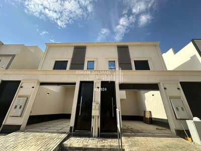 5 Bedroom Villa for Sale in East Riyadh, Riyadh - Villa Townhouse - Riyadh - Al Janaderiya