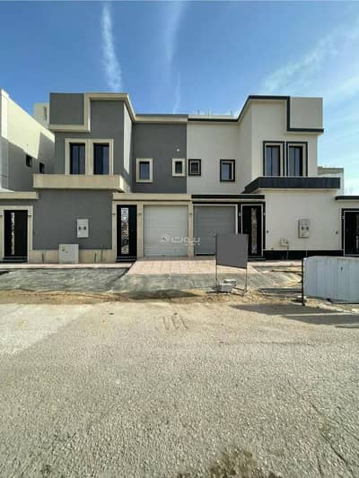 6 Bedroom Villa for Sale in East Riyadh, Riyadh - For sale internal staircase and apartment in Al Ma'ali, east of Riyadh